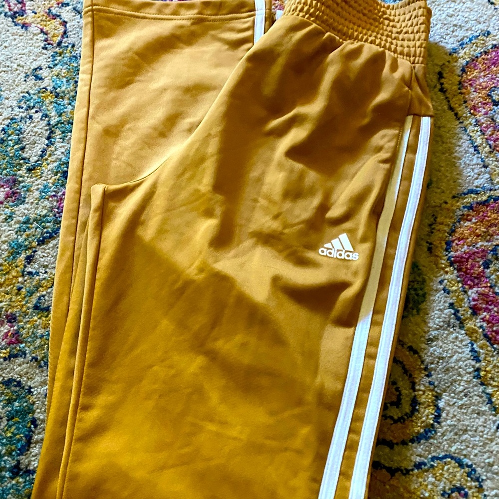 Mustard yellow track adidas size L